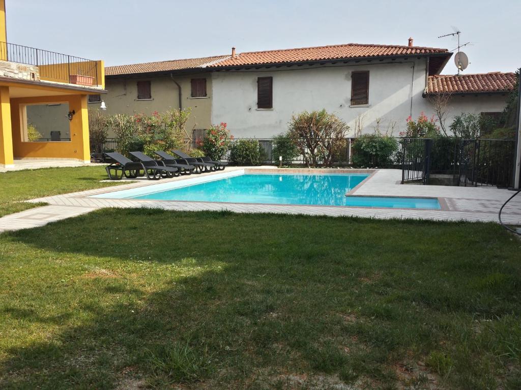 Bazén v ubytování B&B Al Vec Licinsi' nebo v jeho okolí