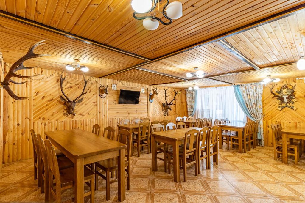 TV a/nebo společenská místnost v ubytování Zeleniy Bir