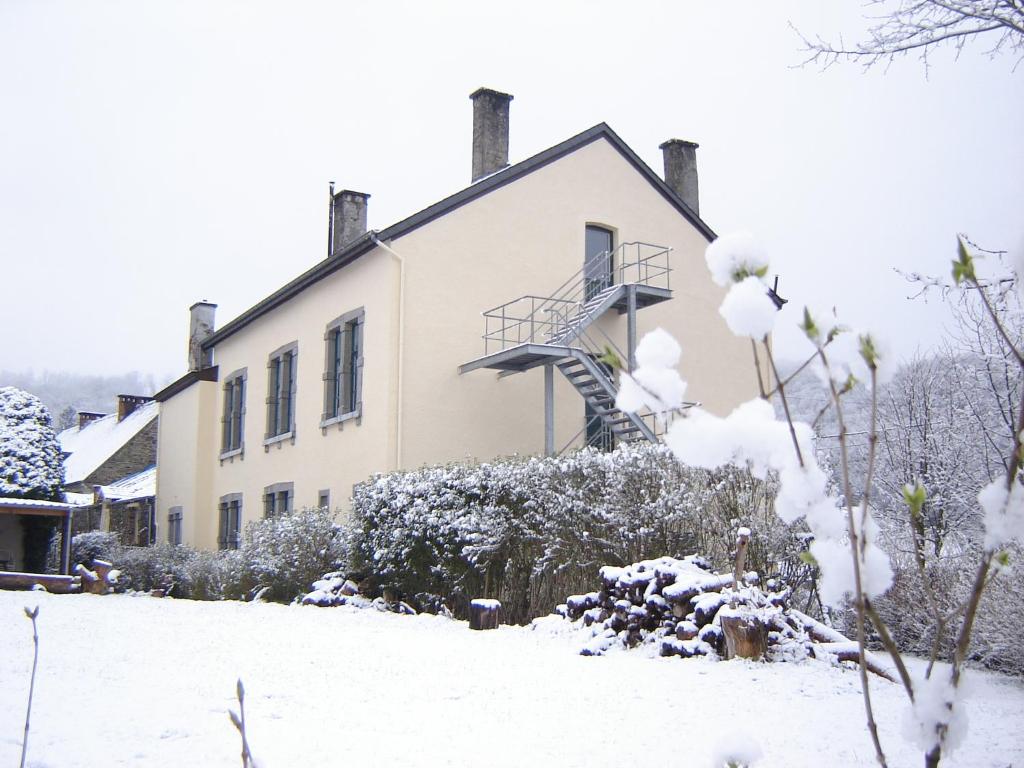 Gîte de Groupe de la Semois om vinteren