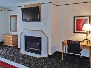 Quality Inn & Suites Boone - University Area - King Suite - Niet Roken