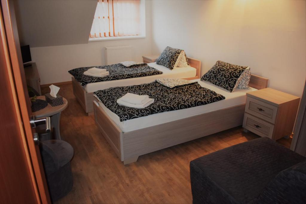 Motel Roubenka - Habitación Gemela Con Cama Extra