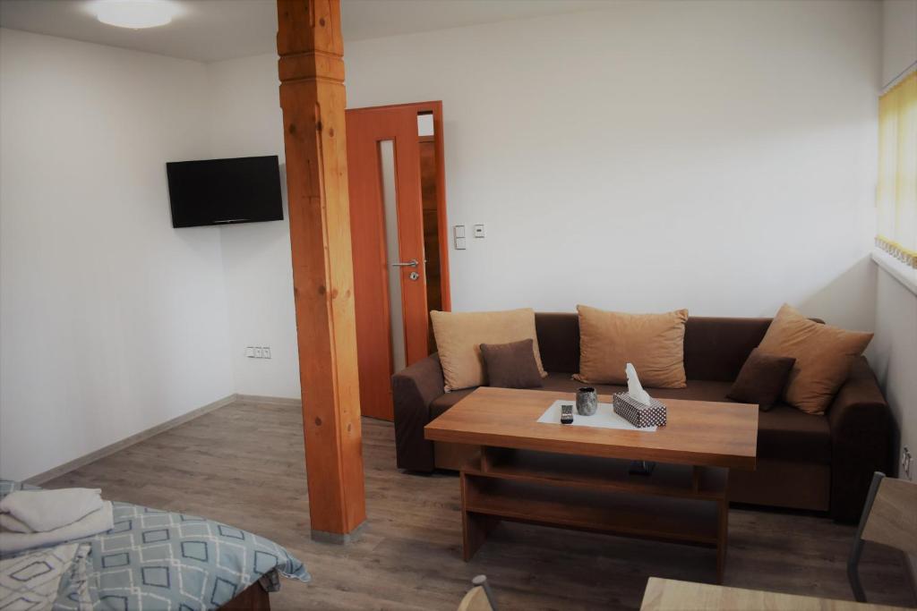 Motel Roubenka - Habitación Doble De Lujo Con Cama Extra