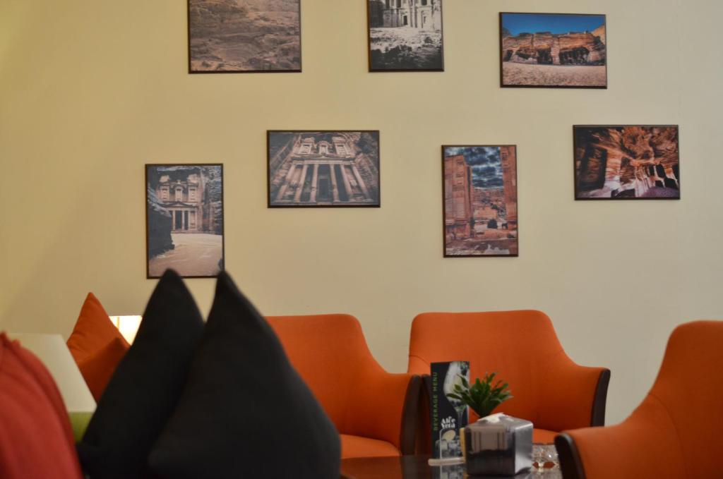 Istumisnurk majutusasutuses Petra Guest House Hotel