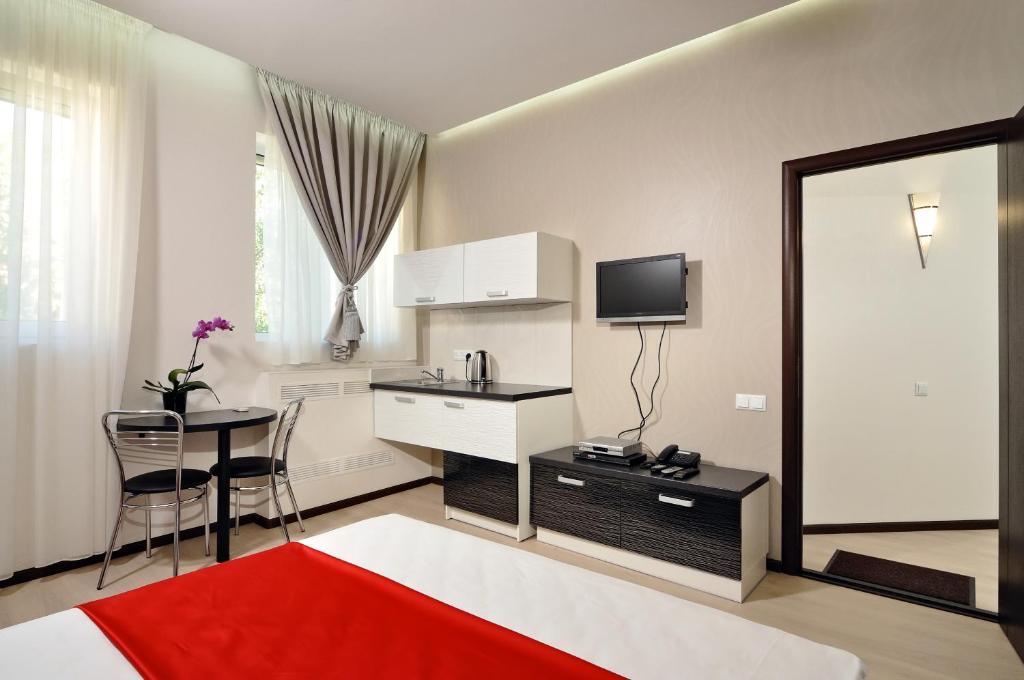 DayFlat Apartments on Mykhailivs'ka - Modern Studio Apartment - Mykhaailivs'ka St, 24V