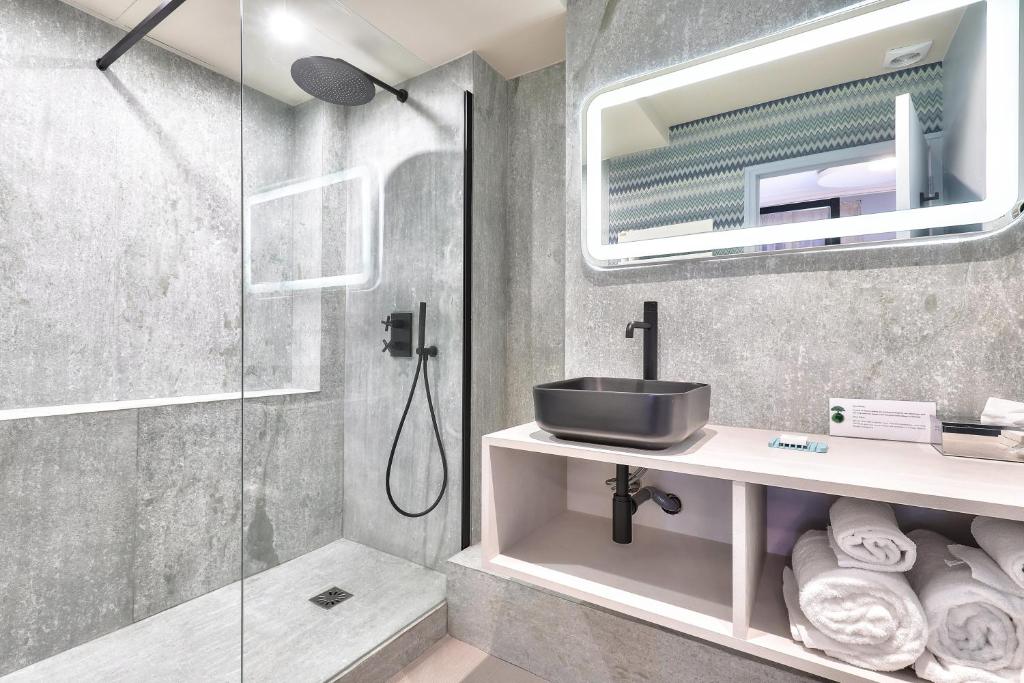 Hotel 33 Marbeuf - Resim 13