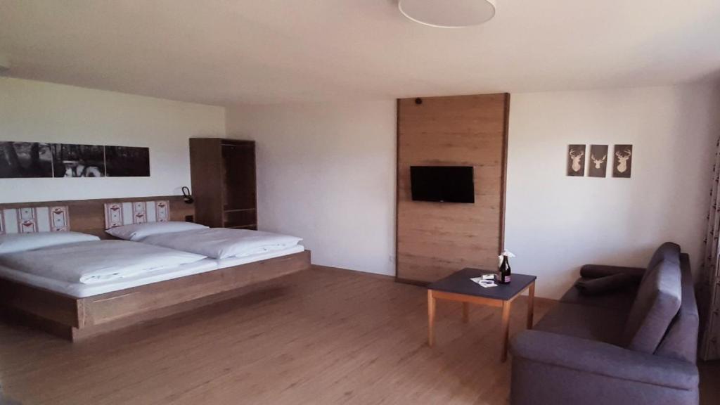 Gasthof Zum Wirt Ferienwohnung Hohenbogenblick - Apartment