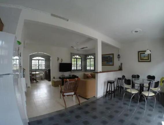  Casa a 100 m da areia da praia no Campeche.