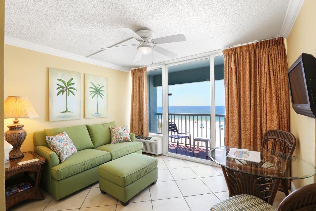 Barefoot Beach Club - 
