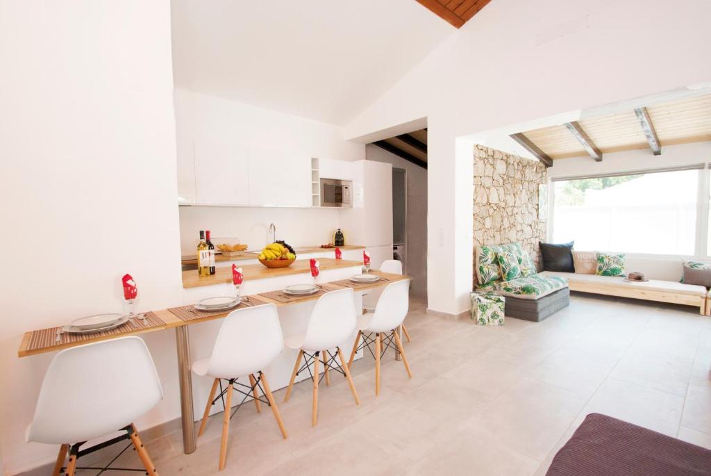 Posezení v ubytování Villa São Paulo by Algarve Vacation
