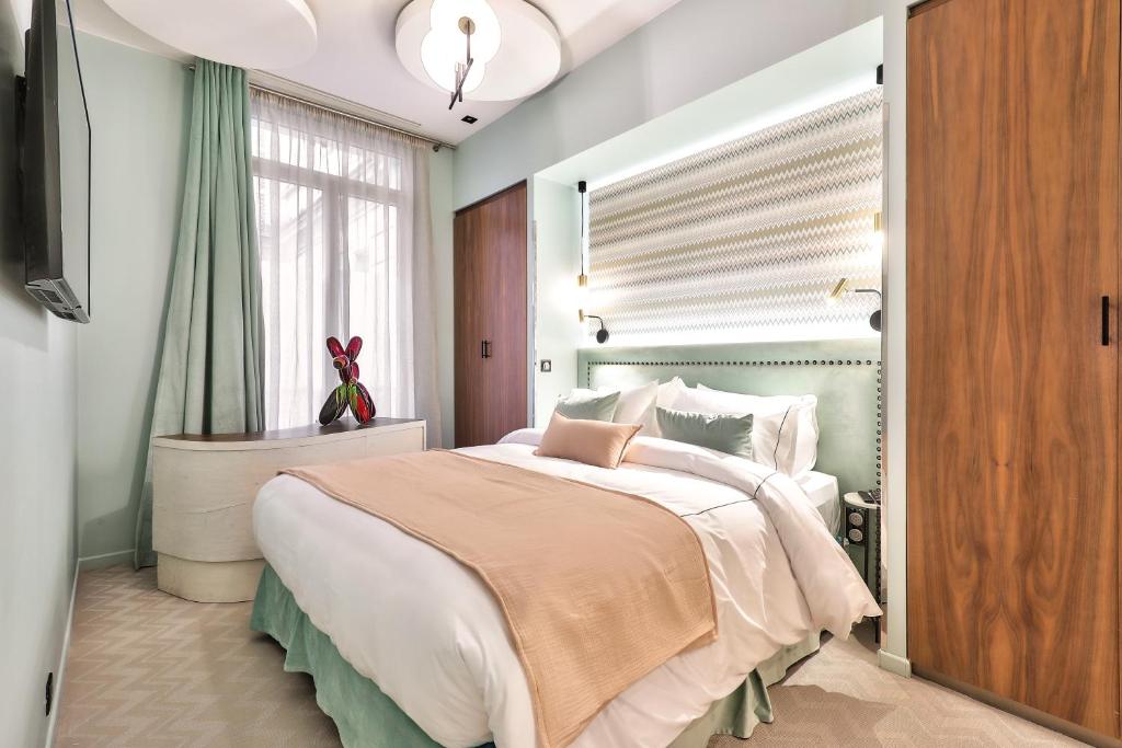 Hotel 33 Marbeuf - Resim 15