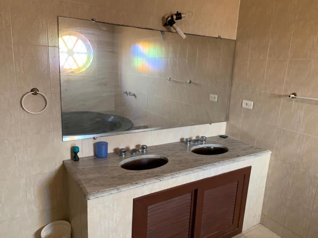  Casa de frente pro mar com 4 suítes Baln. Piçarras