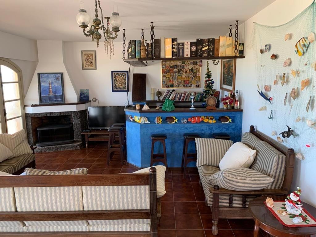  Casa de frente pro mar com 4 suítes Baln. Piçarras