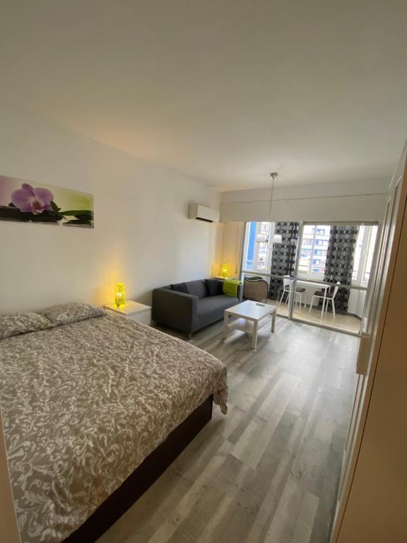 Departamento Estudio Lima 503 (España Torremolinos) - Booking.com
