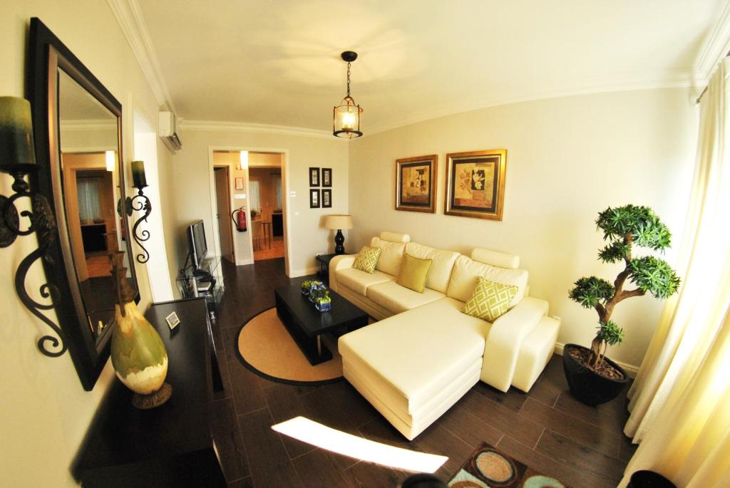 Apartamentos 3 Praias - 1