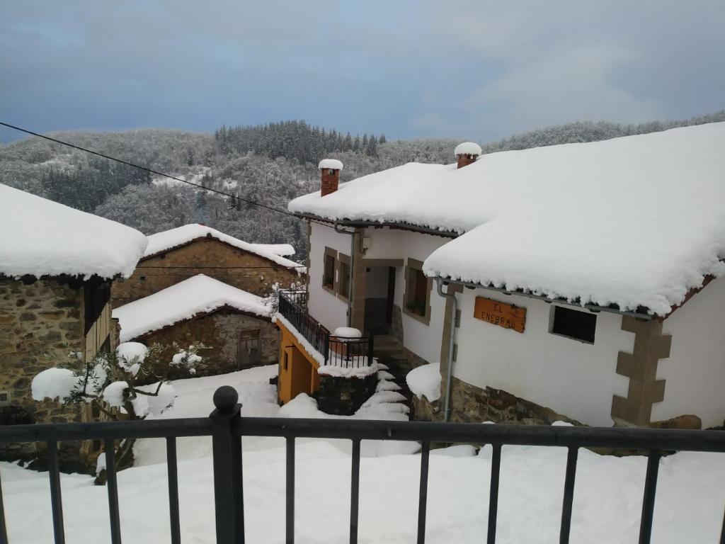 Casa Rural el Enebral en Potes Picos de Euopa - Three-Bedroom Apartment