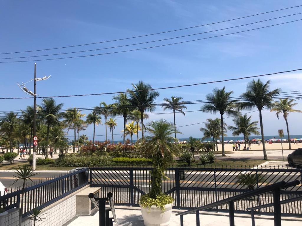  LINDO APARTAMENTO Guilhermina - EDIFICIO FRENTE PARA O MAR