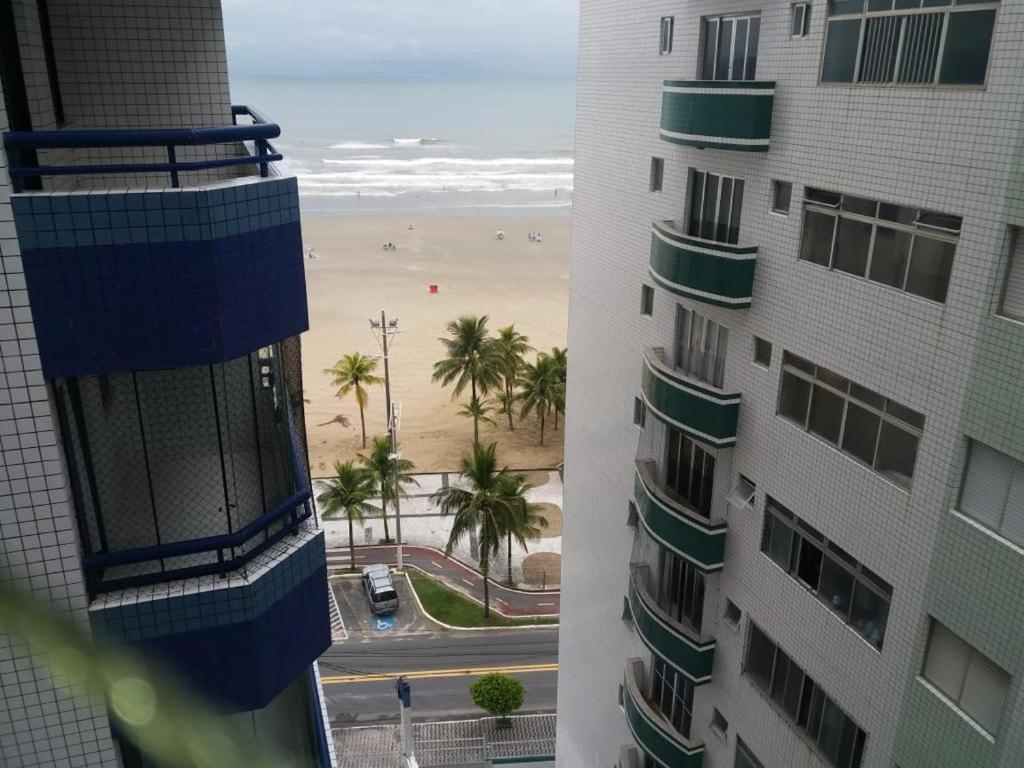  LINDO APARTAMENTO Guilhermina - EDIFICIO FRENTE PARA O MAR