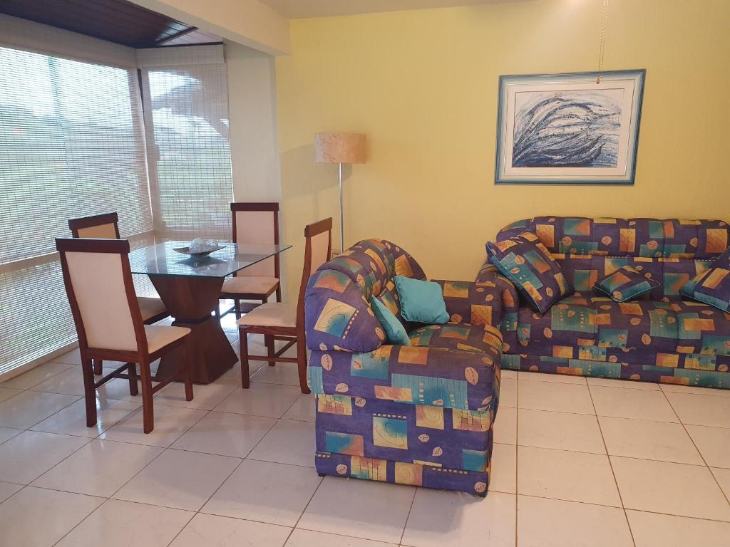  CASA COM 4 QUARTO EM BUZIOS - 2 SUITES - Perto de Tudo