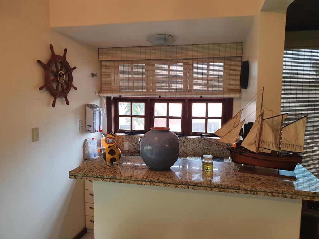  CASA COM 4 QUARTO EM BUZIOS - 2 SUITES - Perto de Tudo
