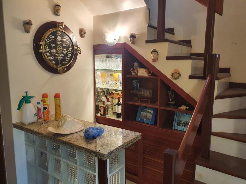  CASA COM 4 QUARTO EM BUZIOS - 2 SUITES - Perto de Tudo