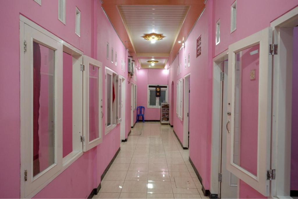 Fotografie z fotogalerie ubytování RedDoorz Syariah near Telaga Warna Dieng v destinaci Diyeng