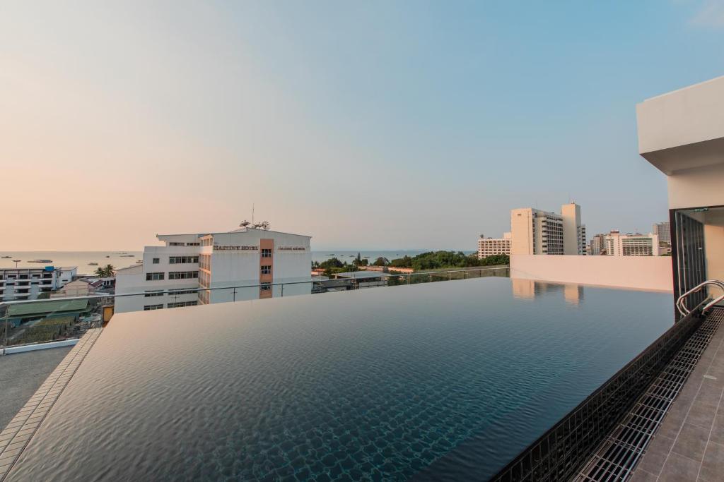 Blackwoods Hotel Pattaya - SHA Extra Plus - Resim 28