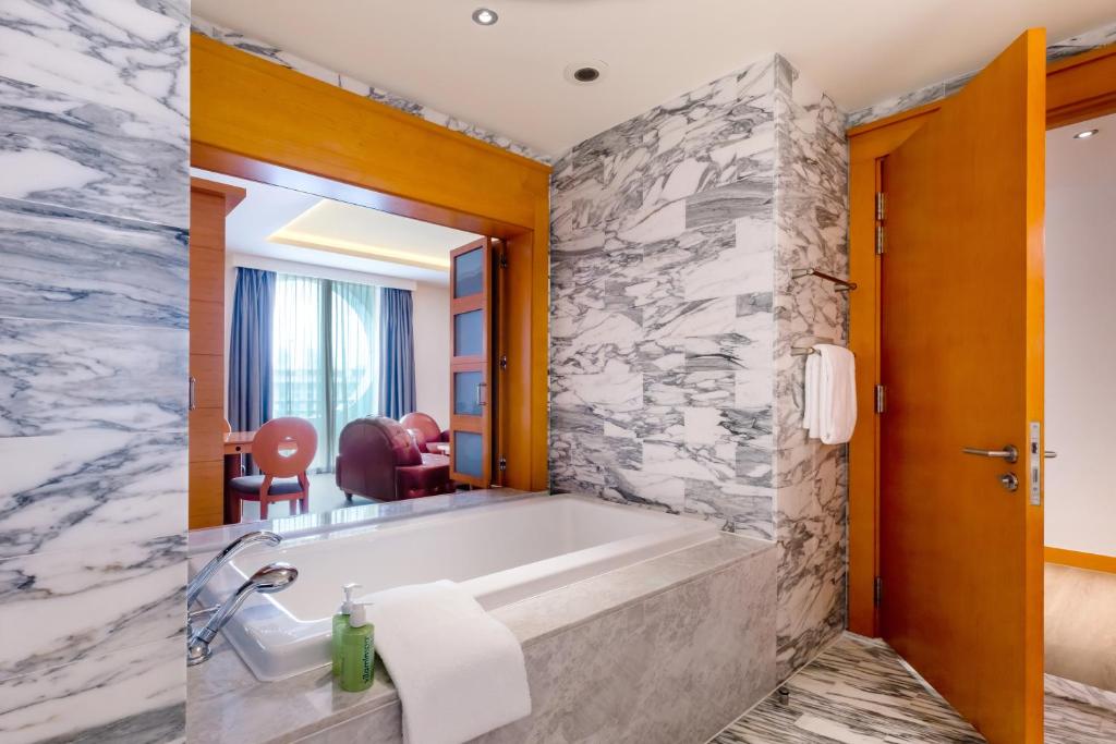 Resorts World Sentosa - Hotel Michael photo