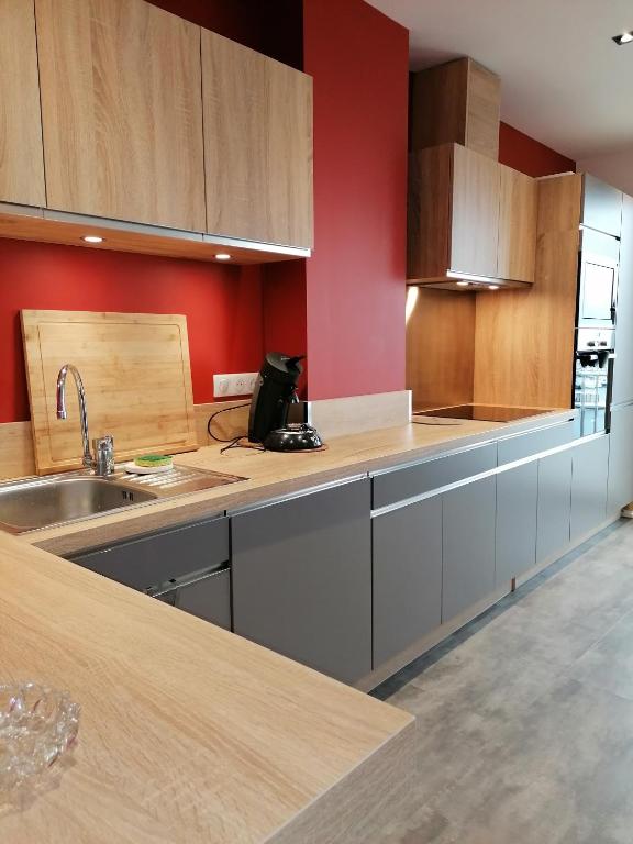 Cuisine ou kitchenette dans l'établissement SETE VUE EXCEPTIONNELLE