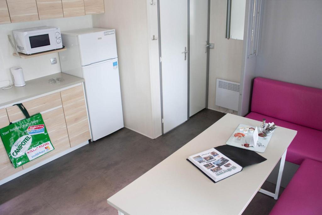 Kuchyň nebo kuchyňský kout v ubytování Mobile Homes by KelAir at Camping Domaine des Ormes