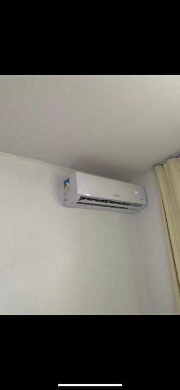  Sobrado Incrível! 5 QUARTOS com ar split e TV! A 10metros do Oliveiras Place!