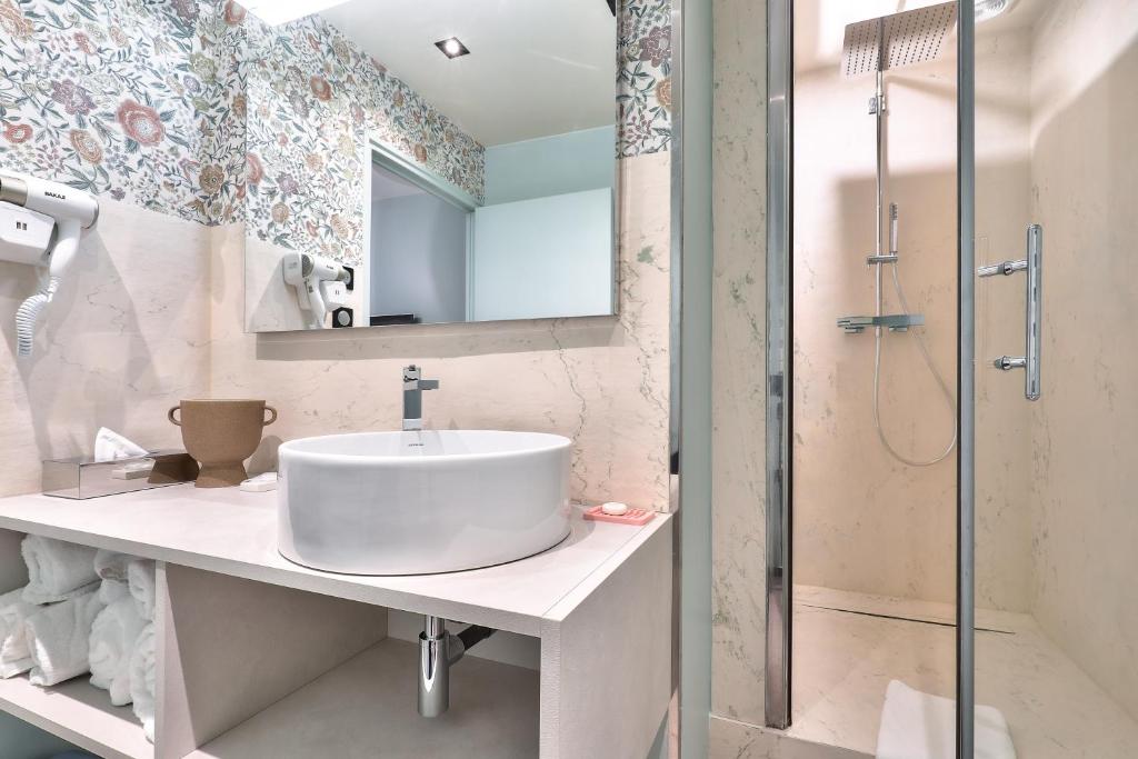 Hotel 33 Marbeuf - Resim 27