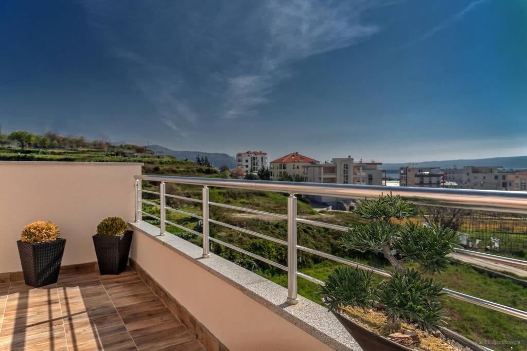 Balkón alebo terasa v ubytovaní Ensidia Luxury Suite
