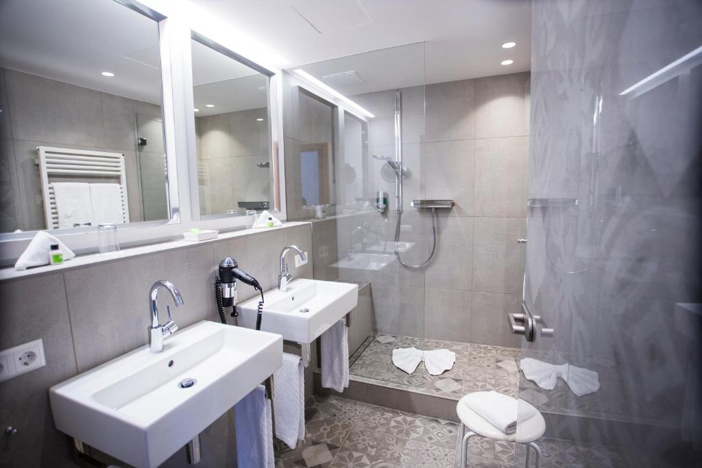 Een badkamer bij Hotel Jagdhaus Wiese
