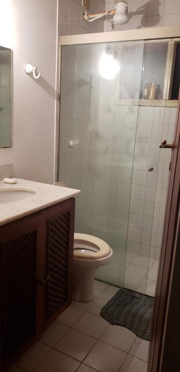  CASA AMPLA E AREJADA. ACEITA PETS. EXCELENTE LOCALIZAÇÃO