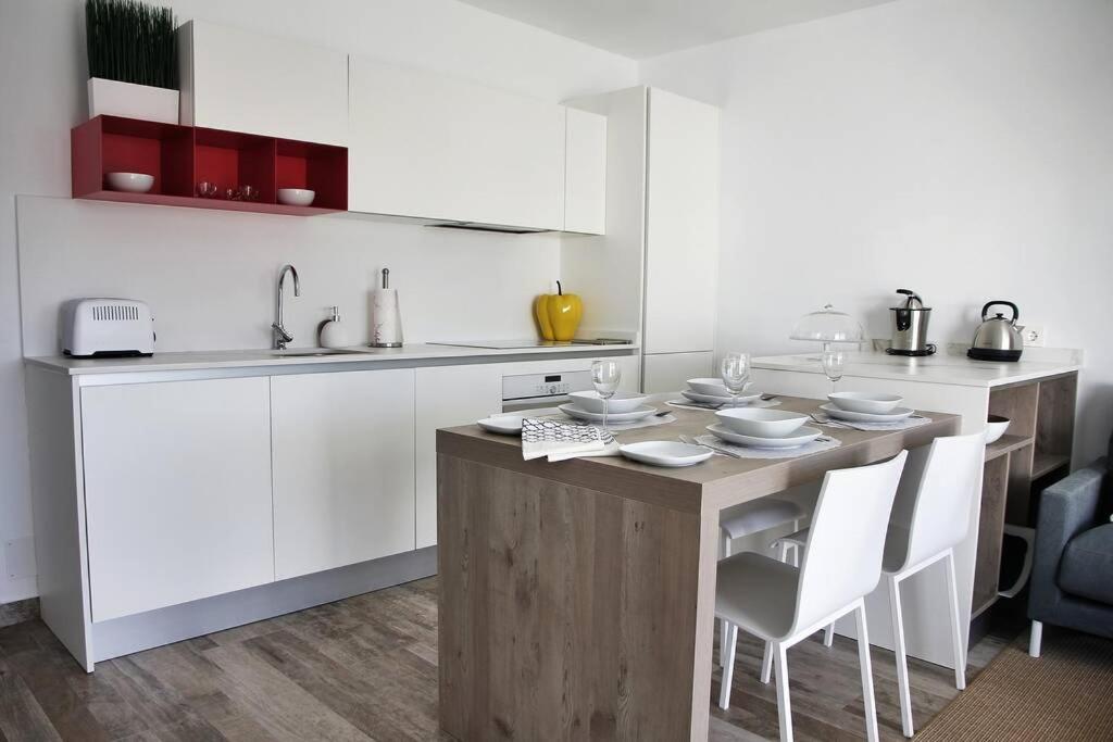 Kuchnia lub aneks kuchenny w obiekcie Design Vivienda V El Burgao by the Sea