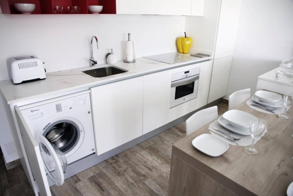 Kuchnia lub aneks kuchenny w obiekcie Design Vivienda V El Burgao by the Sea