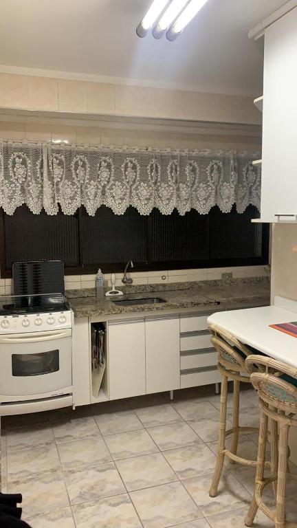  Apartamento Enseada-Guarujá 500m da praia