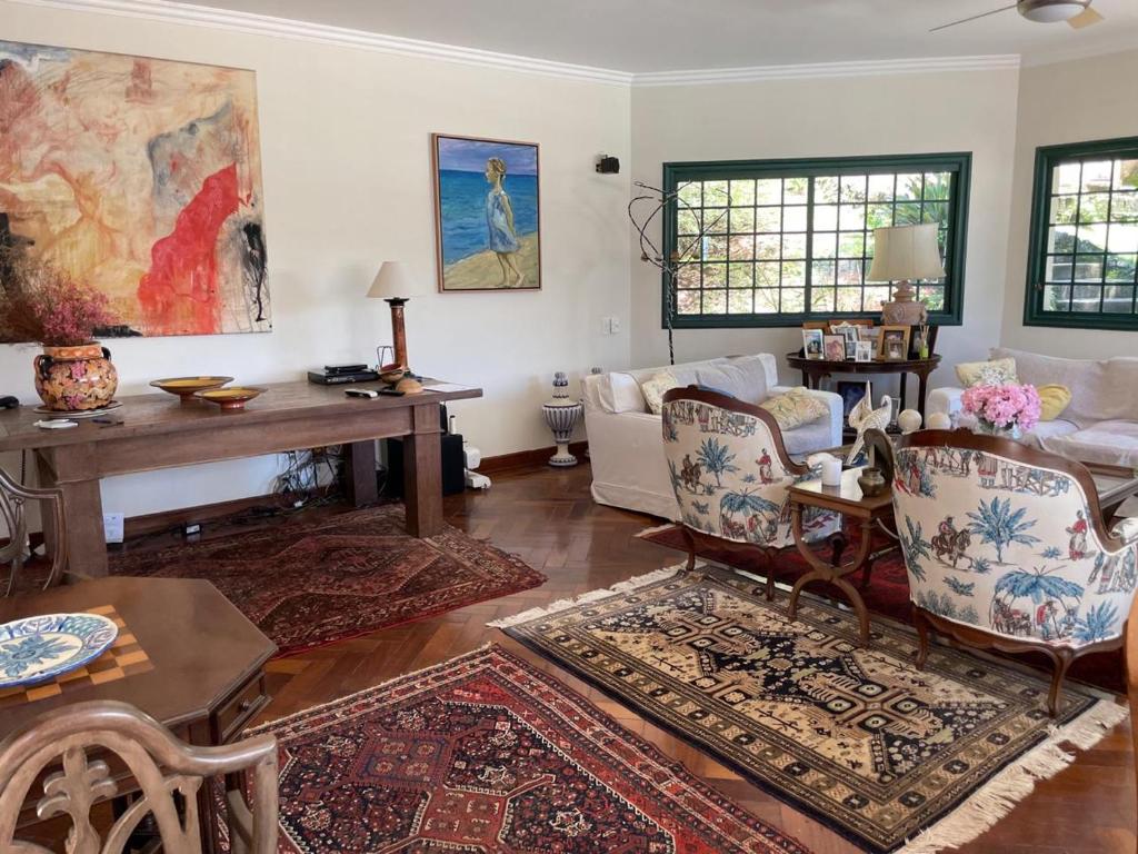  Villa Serena Bed & Breakfast