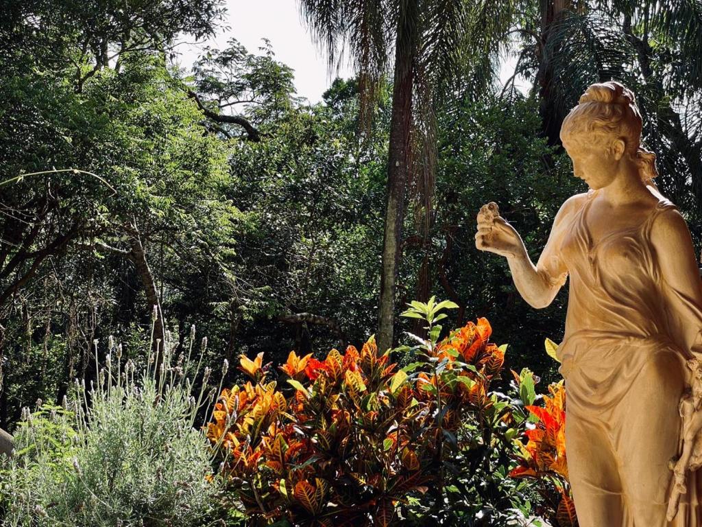  Villa Serena Bed & Breakfast