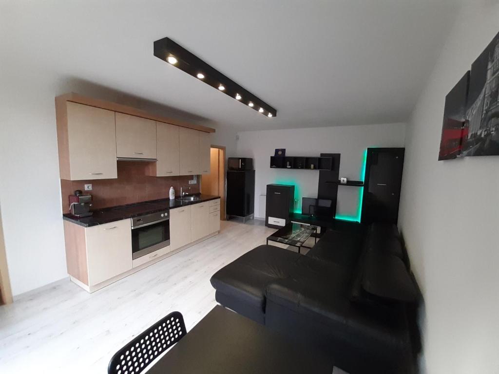 Dapur atau dapur kecil di Apartment City Inn Pécs