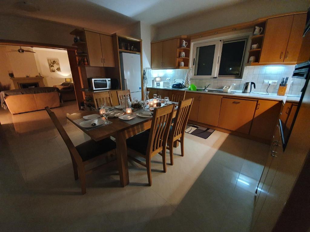 A kitchen or kitchenette at Argo Villa Kalives