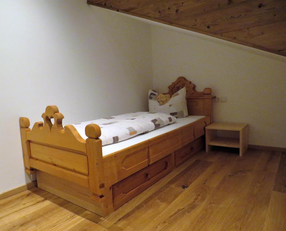 Postel nebo postele na pokoji v ubytování Haus Hubertus - Gästehaus Sahler