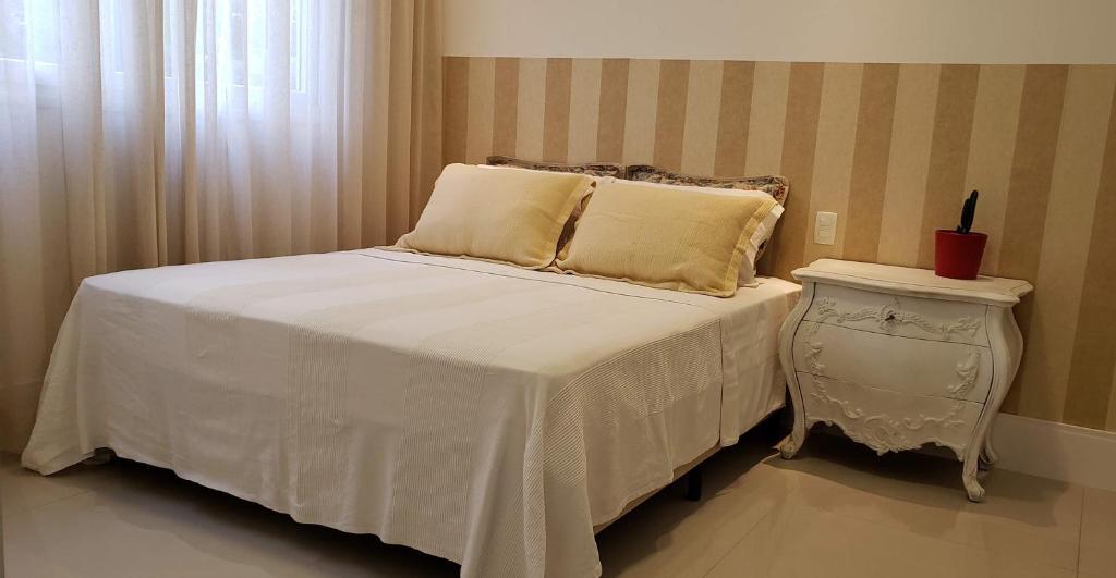  CASA LUXO CONDOMINIO FECHADO PRAIA ENSEADA