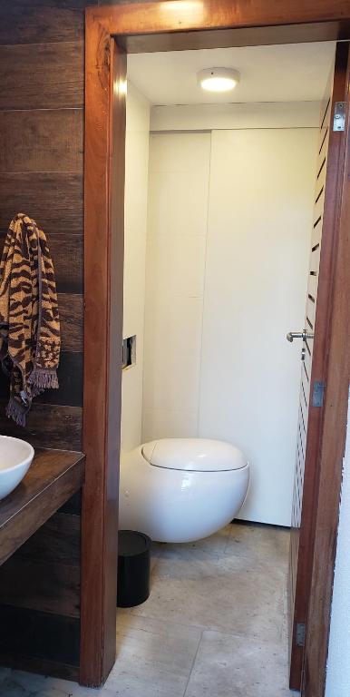  CASA LUXO CONDOMINIO FECHADO PRAIA ENSEADA