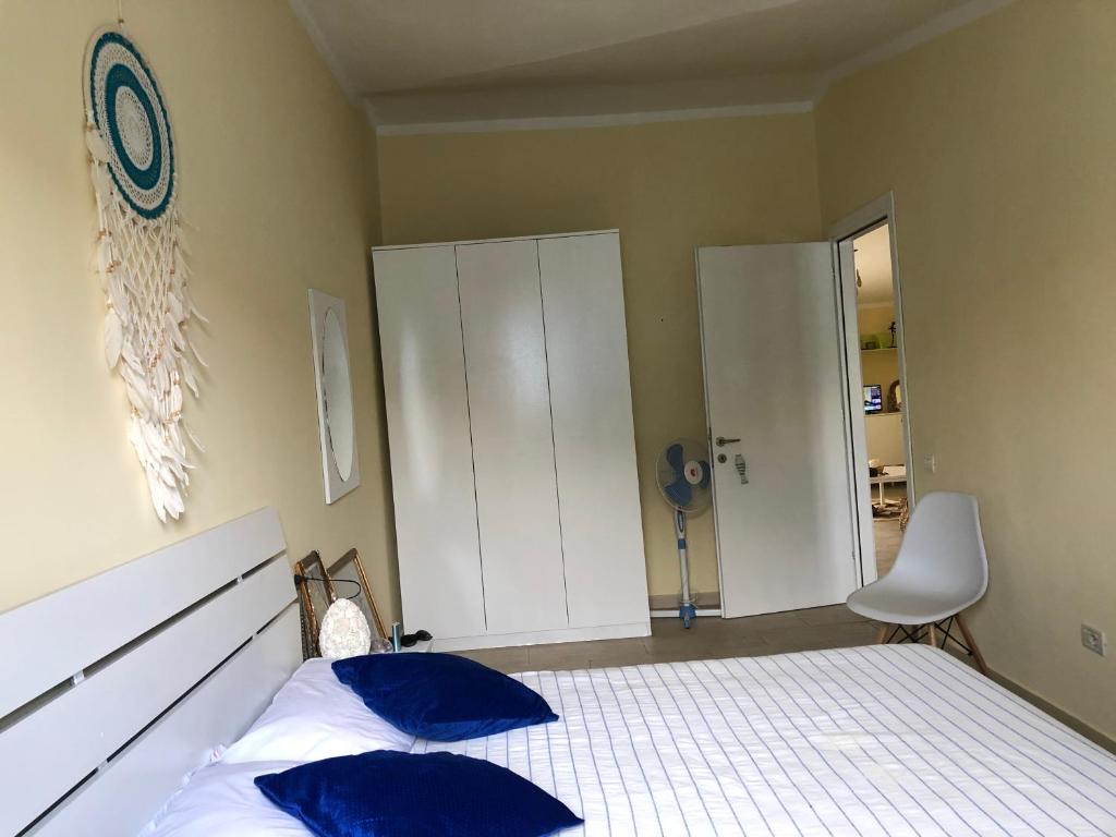 More then a beautiful apart The real Morabeza Capeverdean hospitality客房内的一张或多张床位