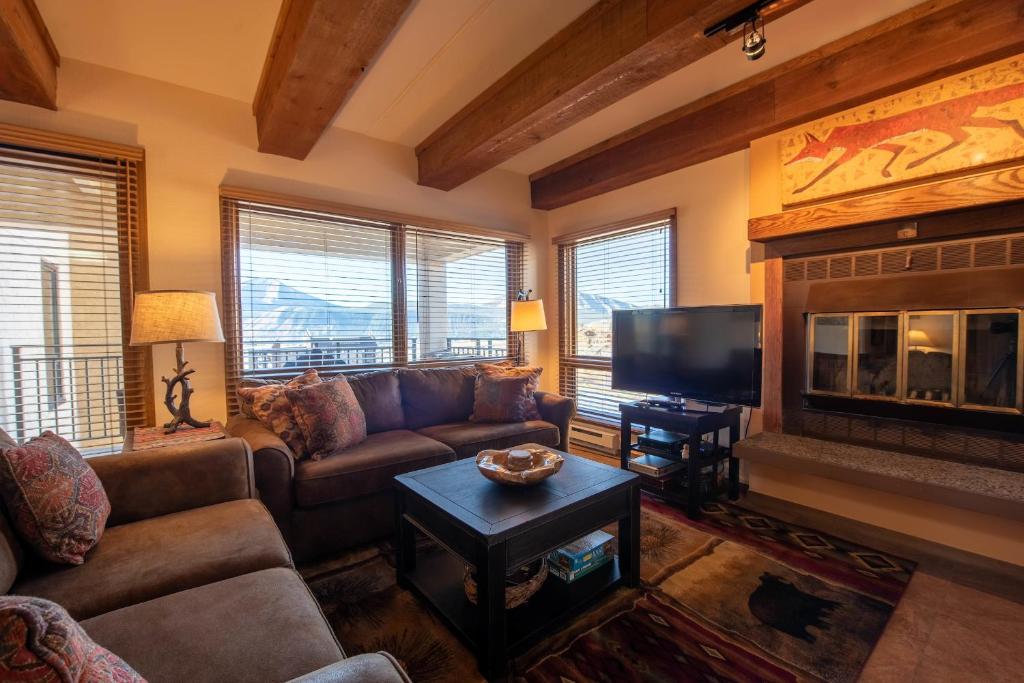 View Of Red Mountain From 2 Br Condo Condo, Crested Butte (updated prices 2024)