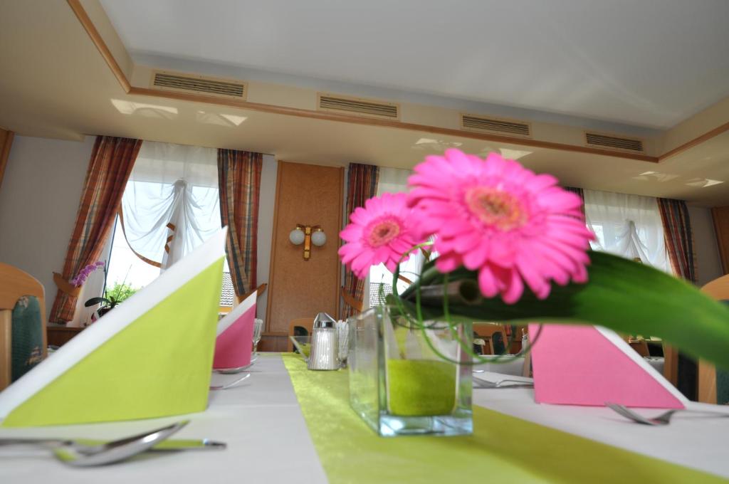 Fotografie z fotogalerie ubytování Hotel-Restaurant Teuschler-Mogg Bad Waltersdorf inklusiv Genusscard v destinaci Bad Waltersdorf