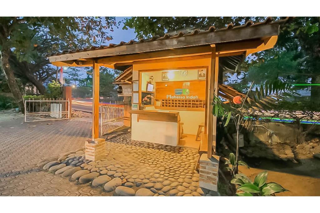 Fotografie z fotogalerie ubytování RedDoorz @ Pantai Pelabuhan Ratu 2 v destinaci Sukabumi