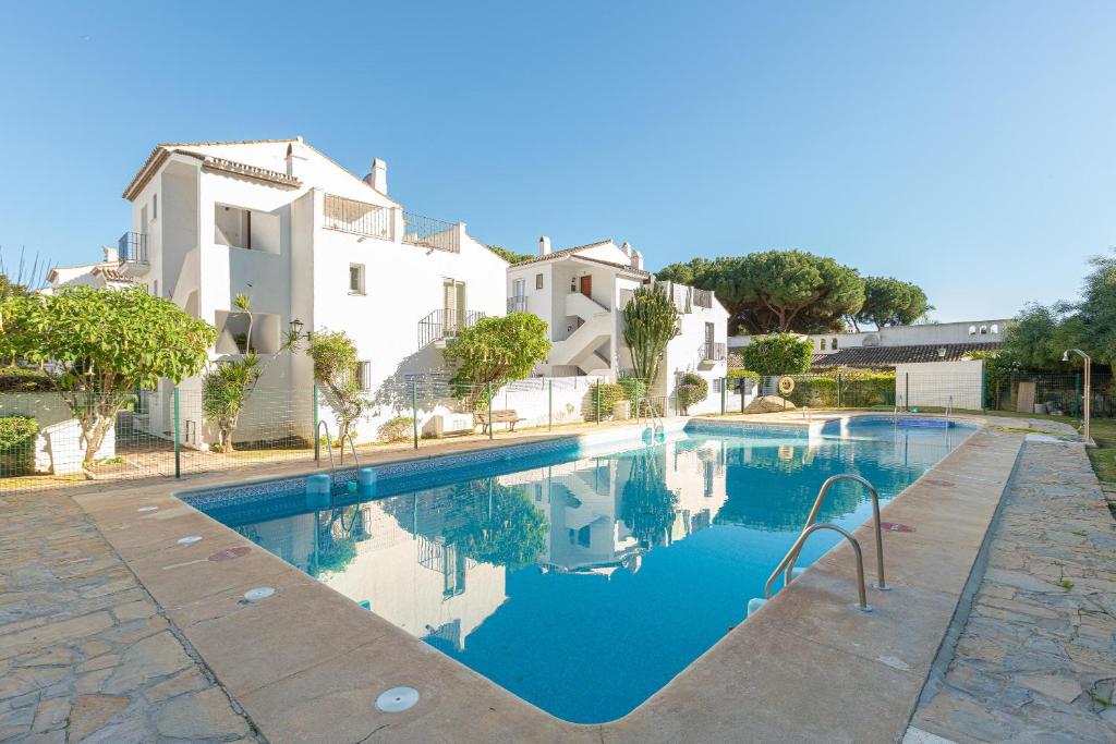 Apartamento en Playa Benamara, Estepona – Updated 2023 Prices