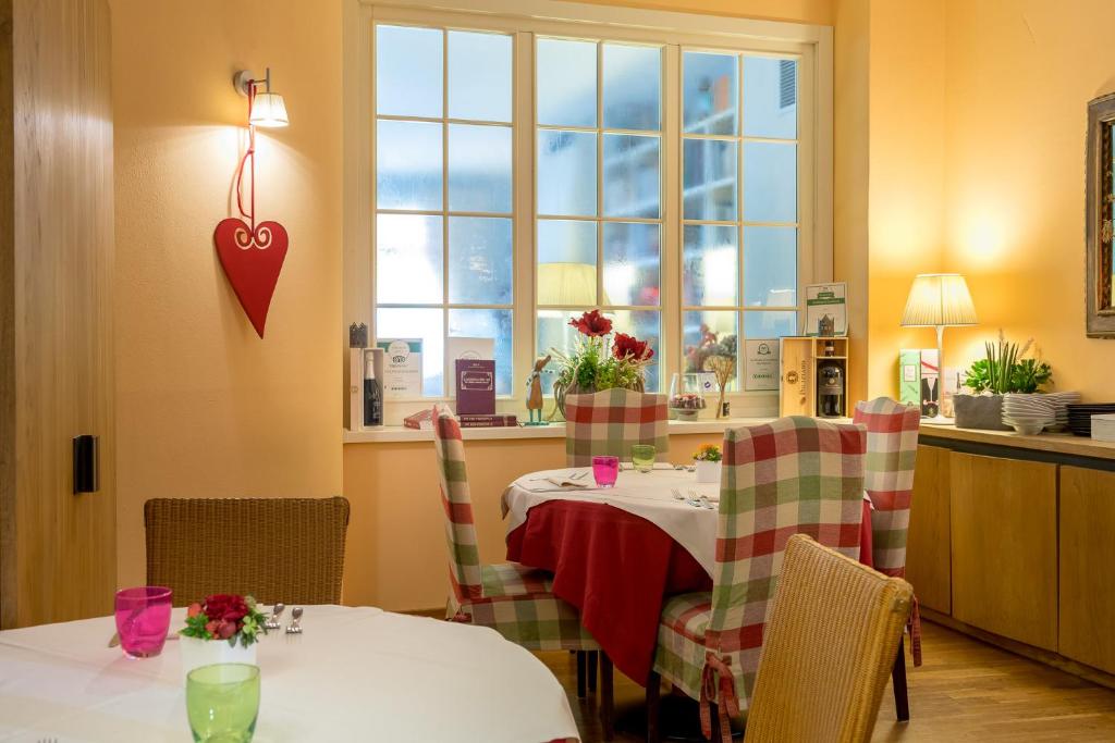 Kuchyň nebo kuchyňský kout v ubytování Bijou Hotel